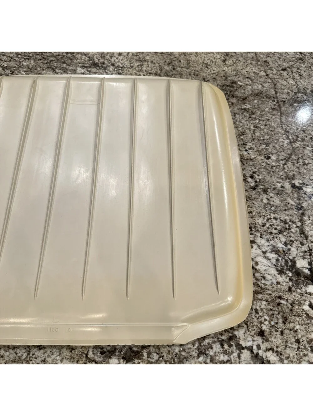 Vintage Rubbermaid Dish Drainer Tray Drainboard 1180-18 Almond 15.5 X 14.25